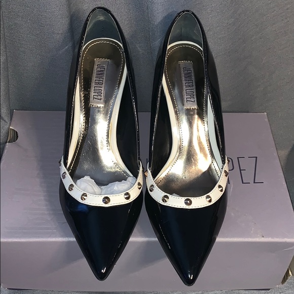 Jennifer Lopez heels 7 1/2 - Picture 2 of 5